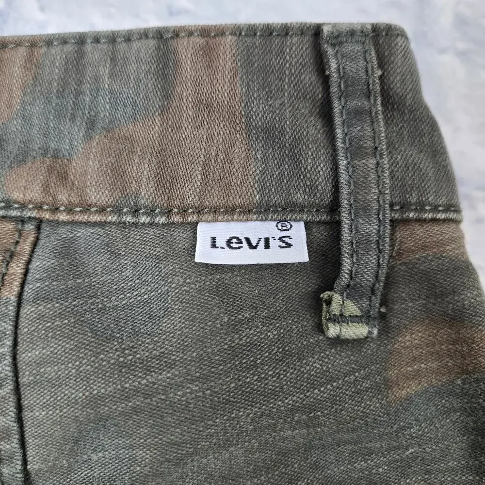 Levis Strauss Camo Men's Cargo Shorts Snap Flap Button Flap Pockets size 31